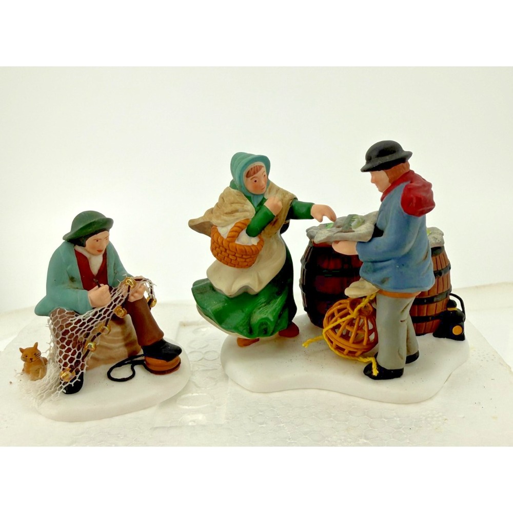 Dept 56 Dickens Village A Good Day's Catch #56.58420 Retired Set of 2